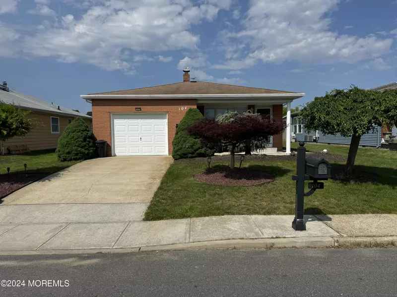 104 Bonaire Drive, Toms River, NJ 08757