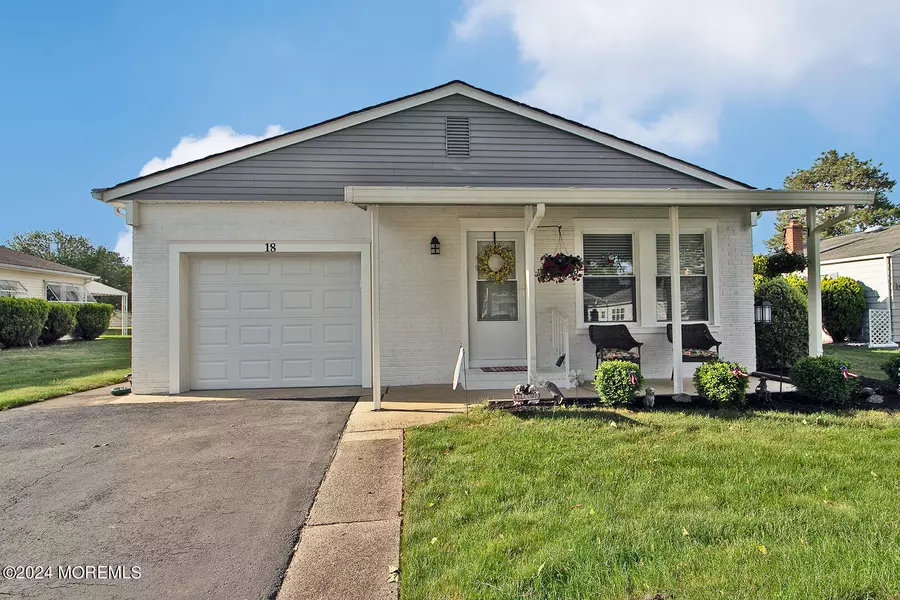 18 Vail Street, Toms River, NJ 08757