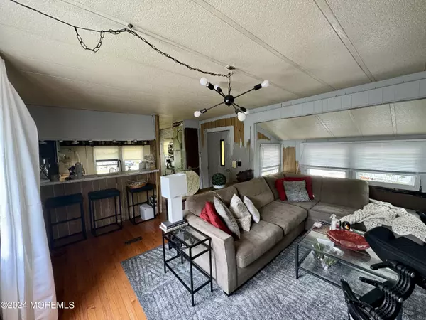 Whiting, NJ 08759,50 Woodchuck Parkway