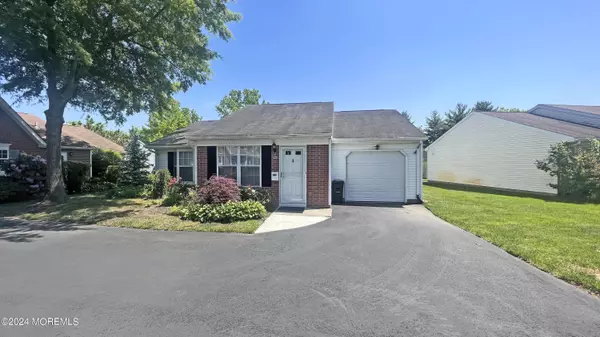 Freehold, NJ 07728,28 Edgeware Close #1000