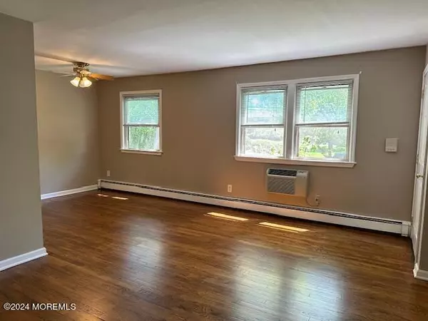 Matawan, NJ 07747,440 Cross Road #C11