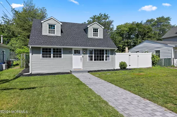 794 Maplecrest Road, Toms River, NJ 08753