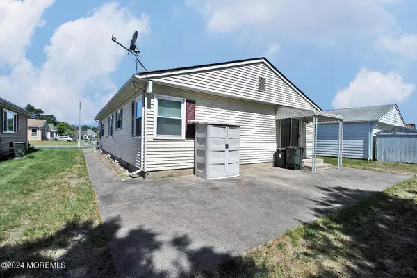 Toms River, NJ 08757,28 Pulaski Boulevard