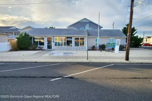 Lavallette, NJ 08735,1800 Grand Central Avenue