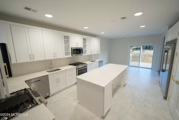 Lakewood, NJ 08701,47 Lenox Drive