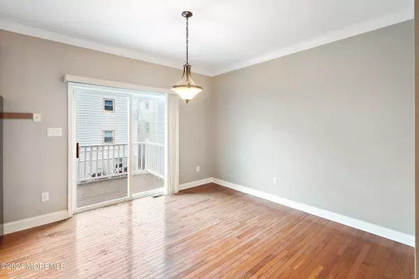 Bayonne, NJ 07002,4 Columbus Circle