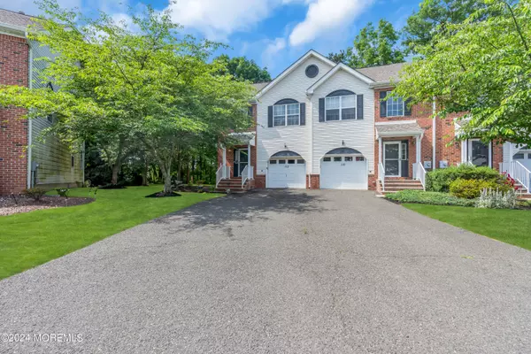 Manalapan, NJ 07726,112 Heron Court