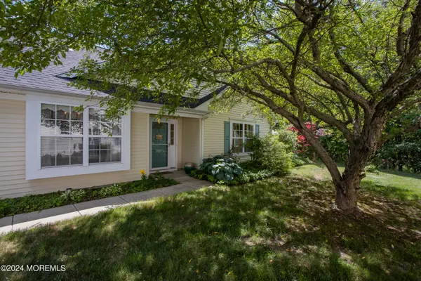 Toms River, NJ 08755,2775 Meadow Lake Drive