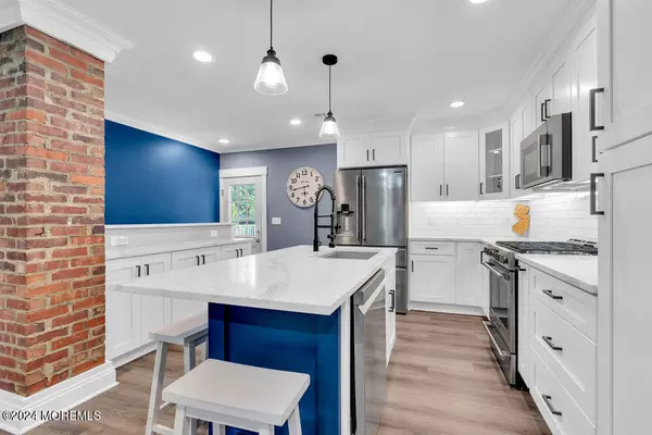 154 Brookside Drive, Belford, NJ 07718