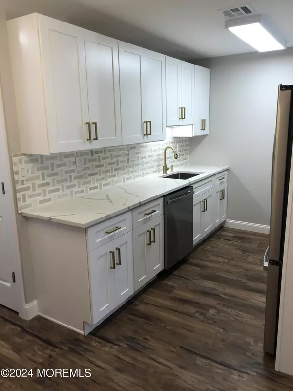 Lakewood, NJ 08701,1036 Aberdeen Drive