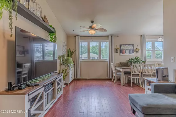 Hazlet, NJ 07730,14 Lammers Street