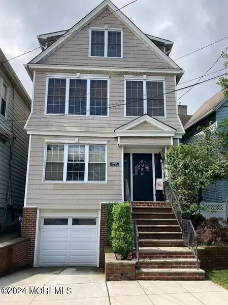 80 W 5th Street, Bayonne, NJ 07002