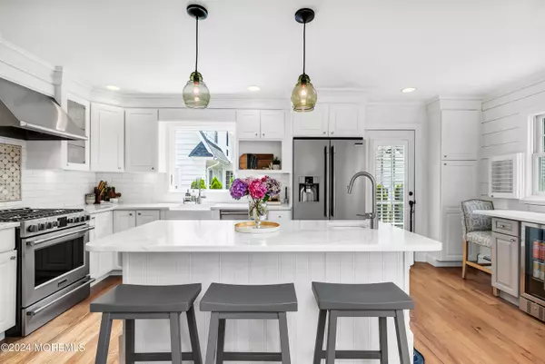 Fair Haven, NJ 07704,114 Lexington Avenue