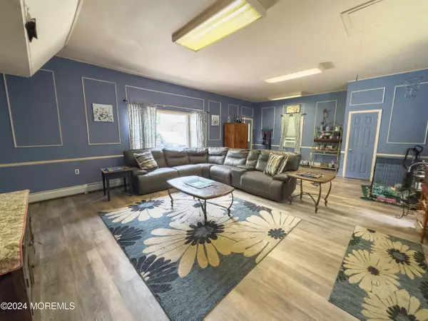 Jackson, NJ 08527,11 S Lakeview Drive