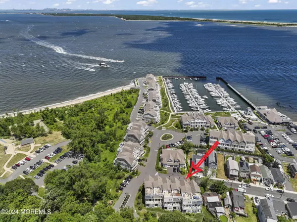 Highlands, NJ 07732,4 Seabird Lane #102