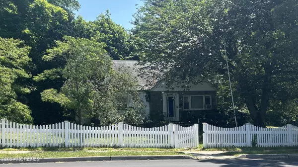 Atlantic Highlands, NJ 07716,100 Grand Avenue