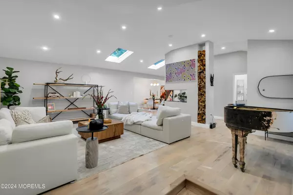 Red Bank, NJ 07701,847 Lincoln Street