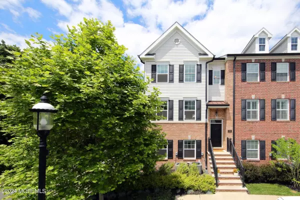 Red Bank, NJ 07701,26 River Street