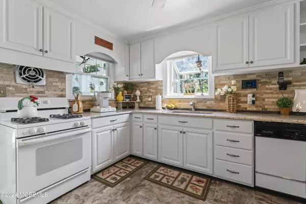 Atlantic Highlands, NJ 07716,106 W Highland Avenue