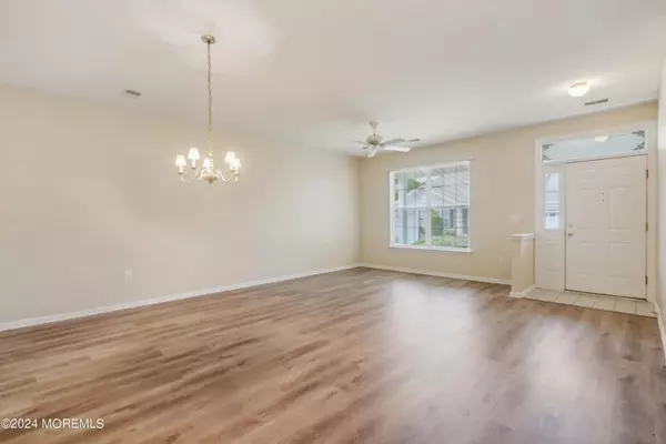 Lakewood, NJ 08701,81 Jadelawns Drive