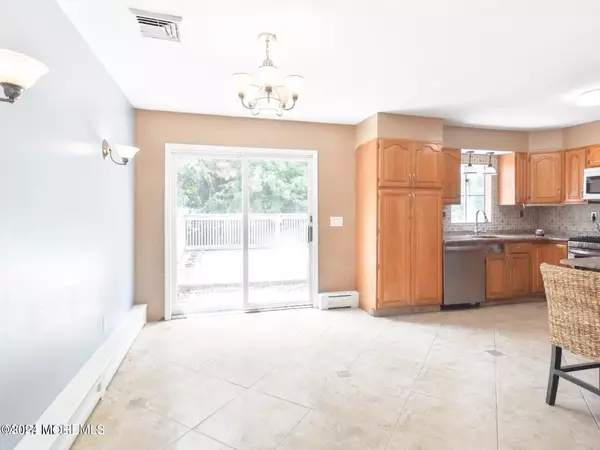 Middletown, NJ 07748,14 Grove Street