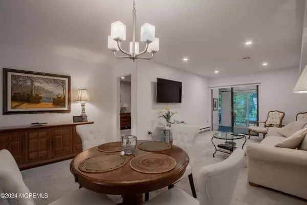 Red Bank, NJ 07701,10 Friendship Court