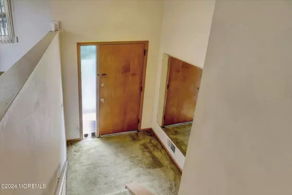 Lakewood, NJ 08701,61 Forest Drive