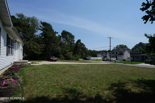Bayville, NJ 08721,246 Hopedale Drive SW