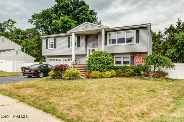 19 Pine Needle Street, Howell, NJ 07731