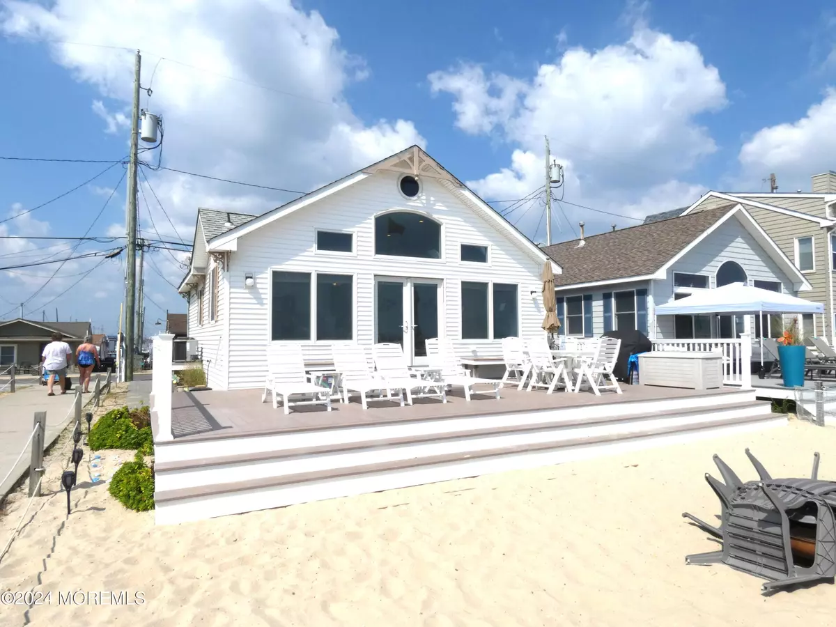 Lavallette, NJ 08735,3172 Ocean Road