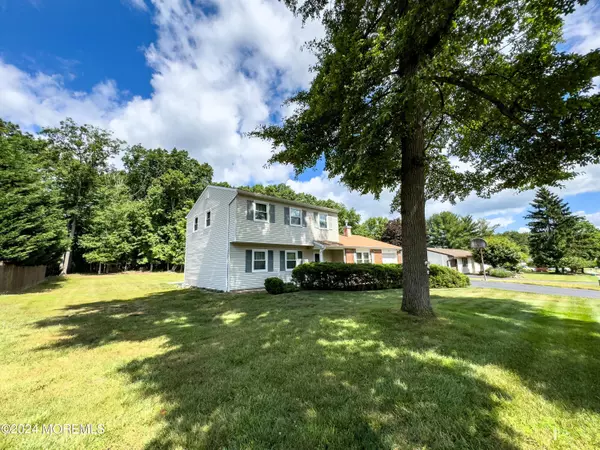 Morganville, NJ 07751,17 W Francis Avenue