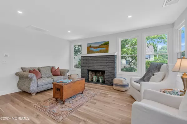 Belford, NJ 07718,184 Ridge Avenue