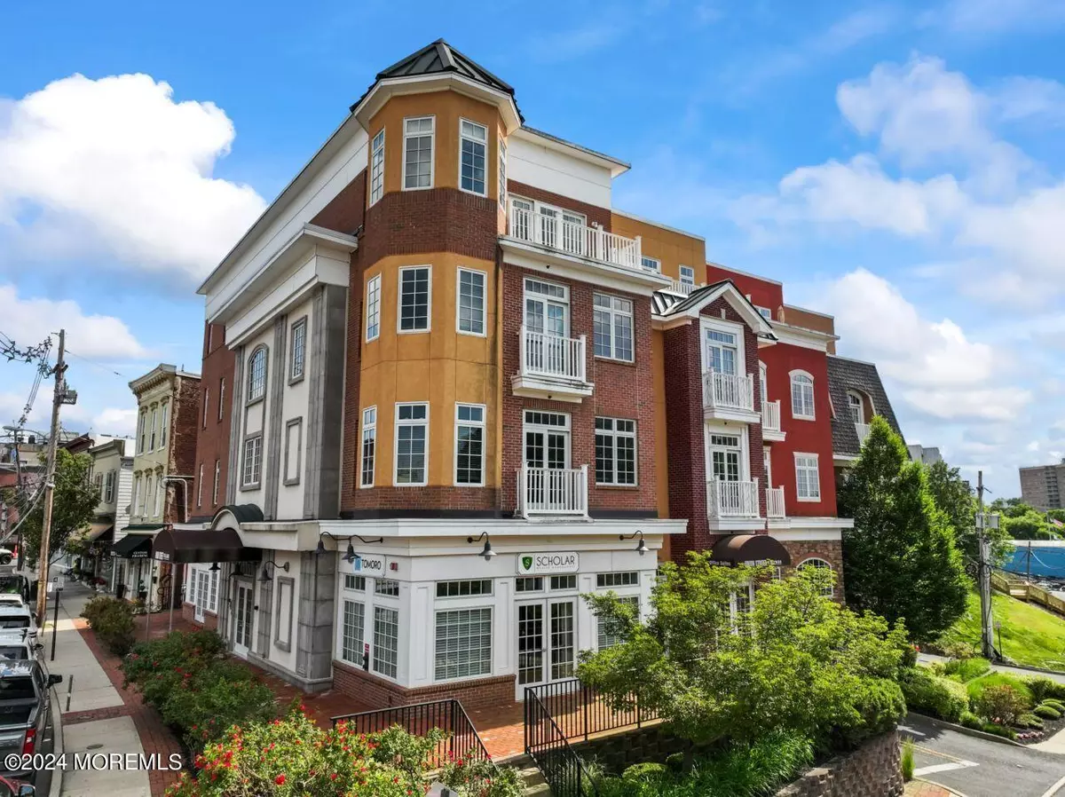 Red Bank, NJ 07701,11 Wharf Avenue #7
