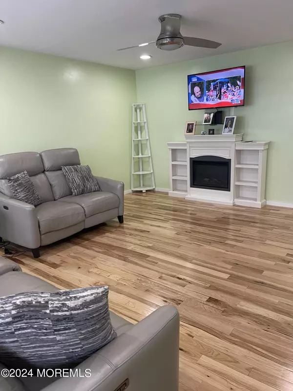 Carteret, NJ 07008,86 Pershing Avenue