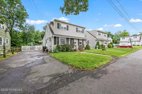 Hazlet, NJ 07734,5 Olive Place