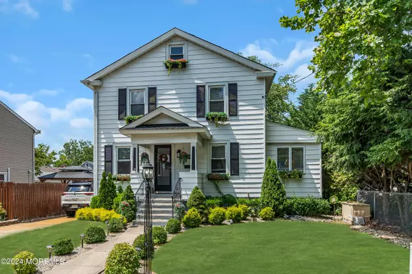 Keyport, NJ 07735,17 Jackson Street