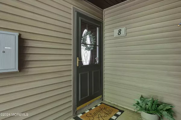 Red Bank, NJ 07701,8 Rutland Court