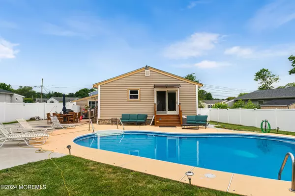 Keyport, NJ 07735,53 E Boulevard