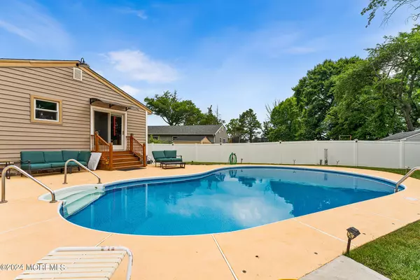 Keyport, NJ 07735,53 E Boulevard