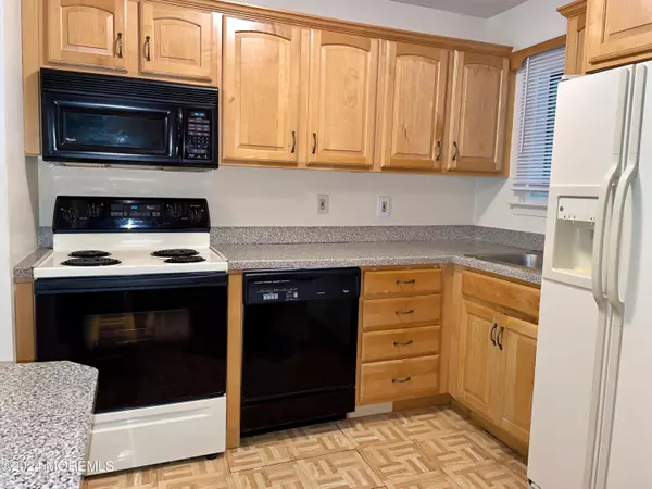 Red Bank, NJ 07701,7 Claremont Court