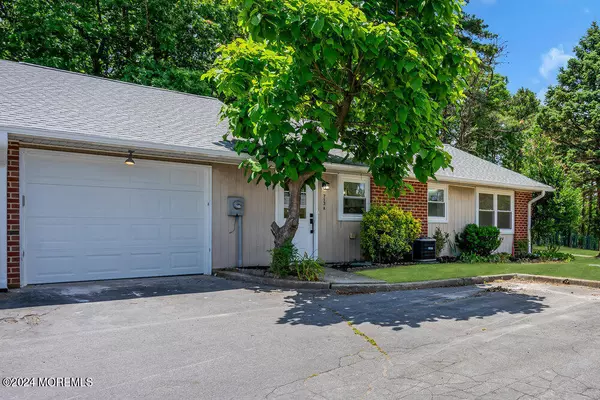 Lakewood, NJ 08701,713 Dorchester Drive