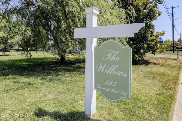 Oceanport, NJ 07757,105 Horseneck Point Road