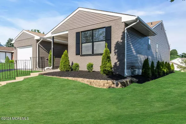 Marlboro, NJ 07746,16 Lansdale Drive