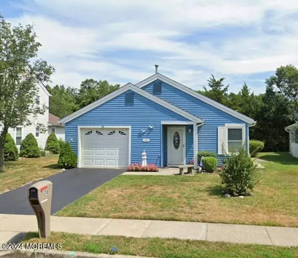 30 Pine Oak Boulevard, Barnegat, NJ 08005