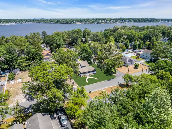 Pine Beach, NJ 08741,830 Radnor Avenue