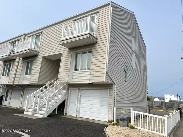 Seaside Heights, NJ 08751,49 Webster Avenue #1