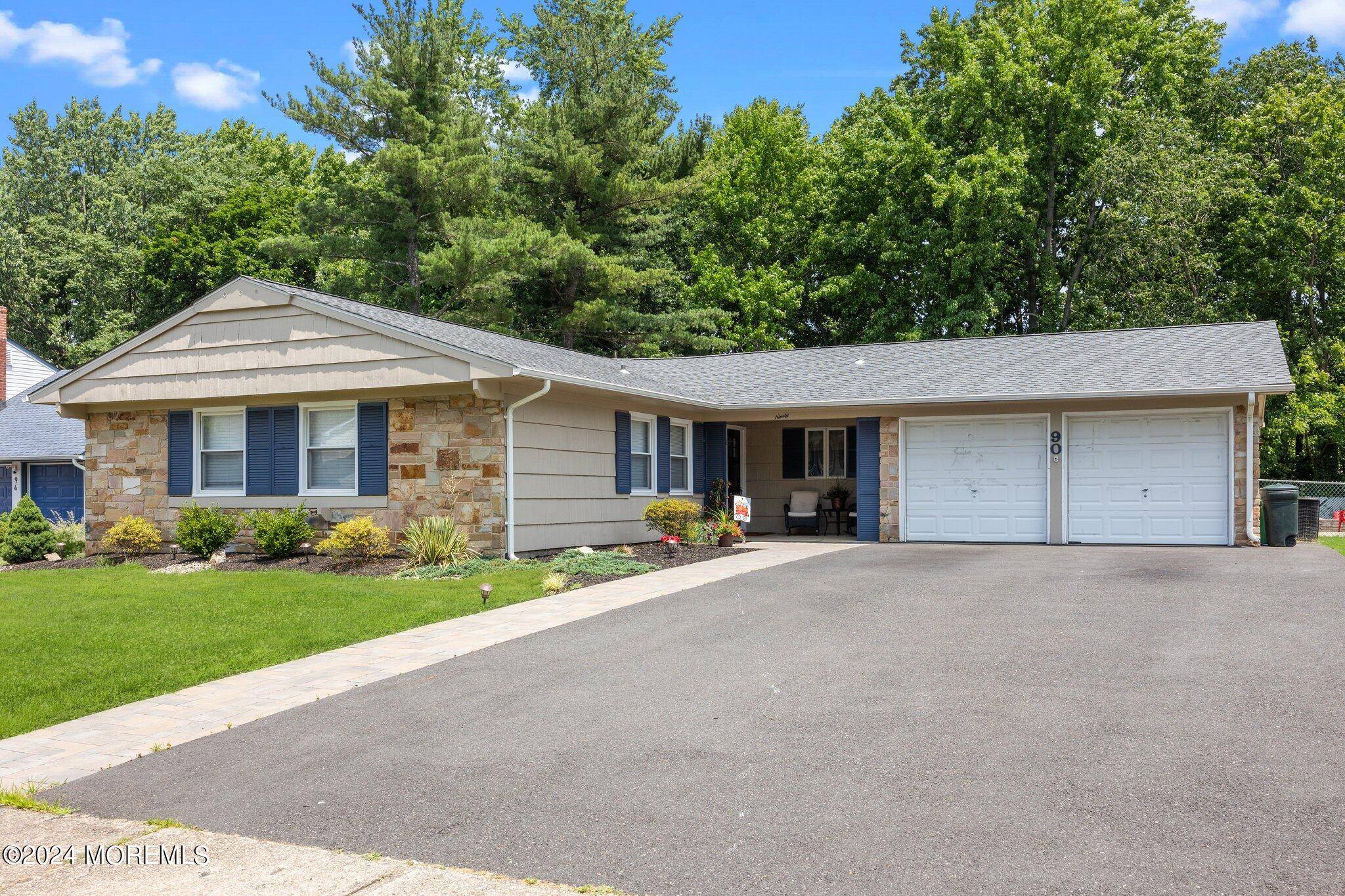 Aberdeen, NJ 07747,90 Andover Lane