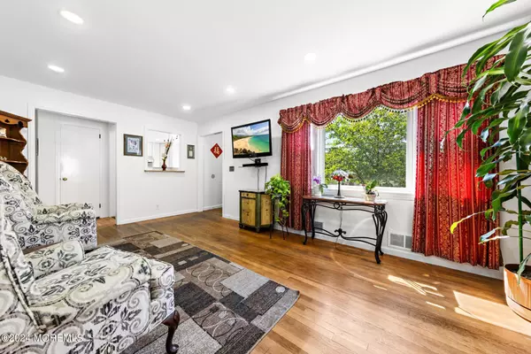 Keyport, NJ 07735,48 Rosewood Drive