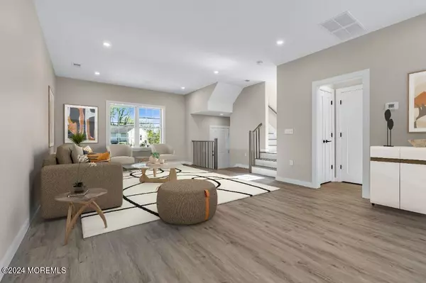 Keyport, NJ 07735,333 1st Street #8