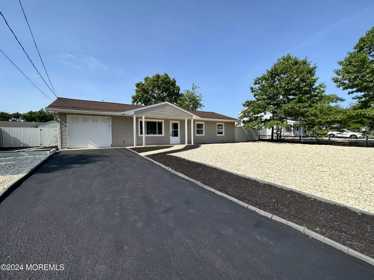 Lanoka Harbor, NJ 08734,407 Predmore Avenue